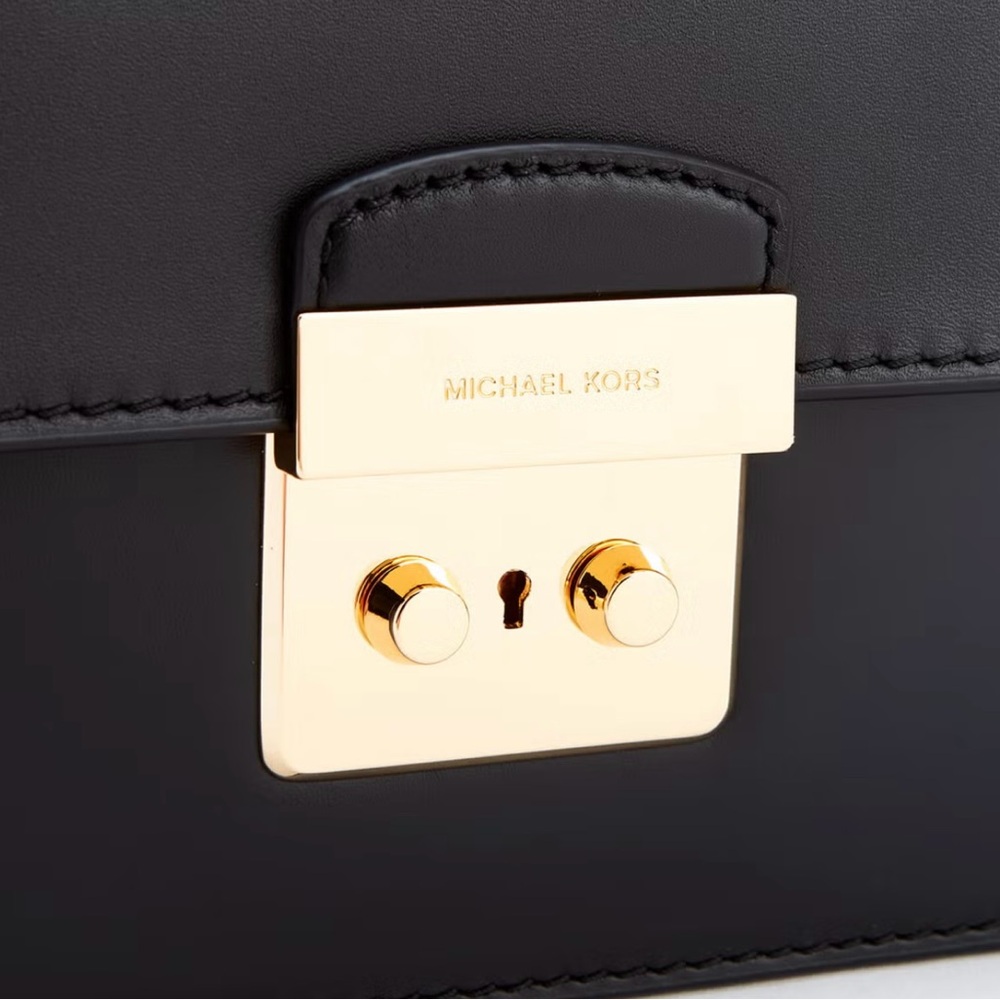 ✨ Michael Kors Sloan Small Gusset Leather Crossbody - Black/Gold ✨